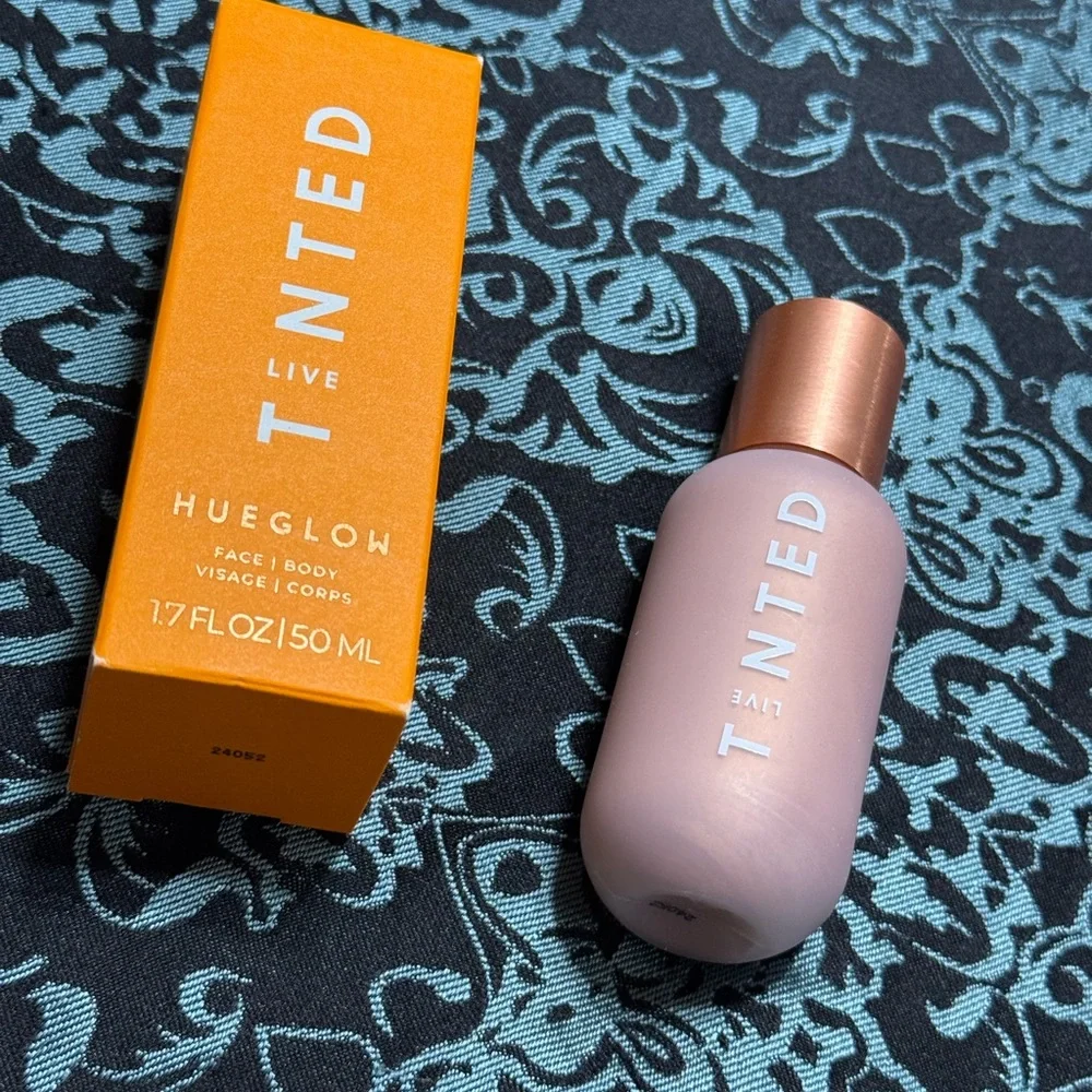 Live Tinted: Hueglow Jumbo Liquid Highlighter Drops